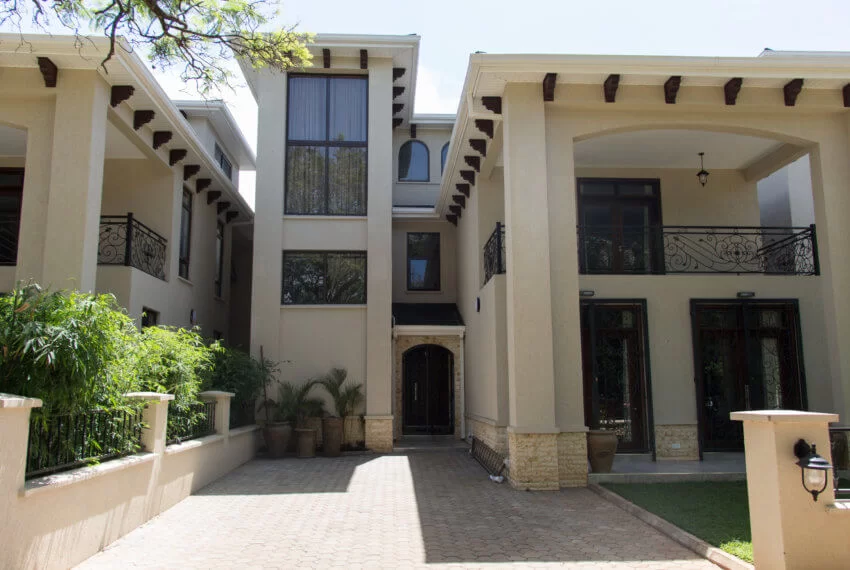 Townhouse for sale in Lavington